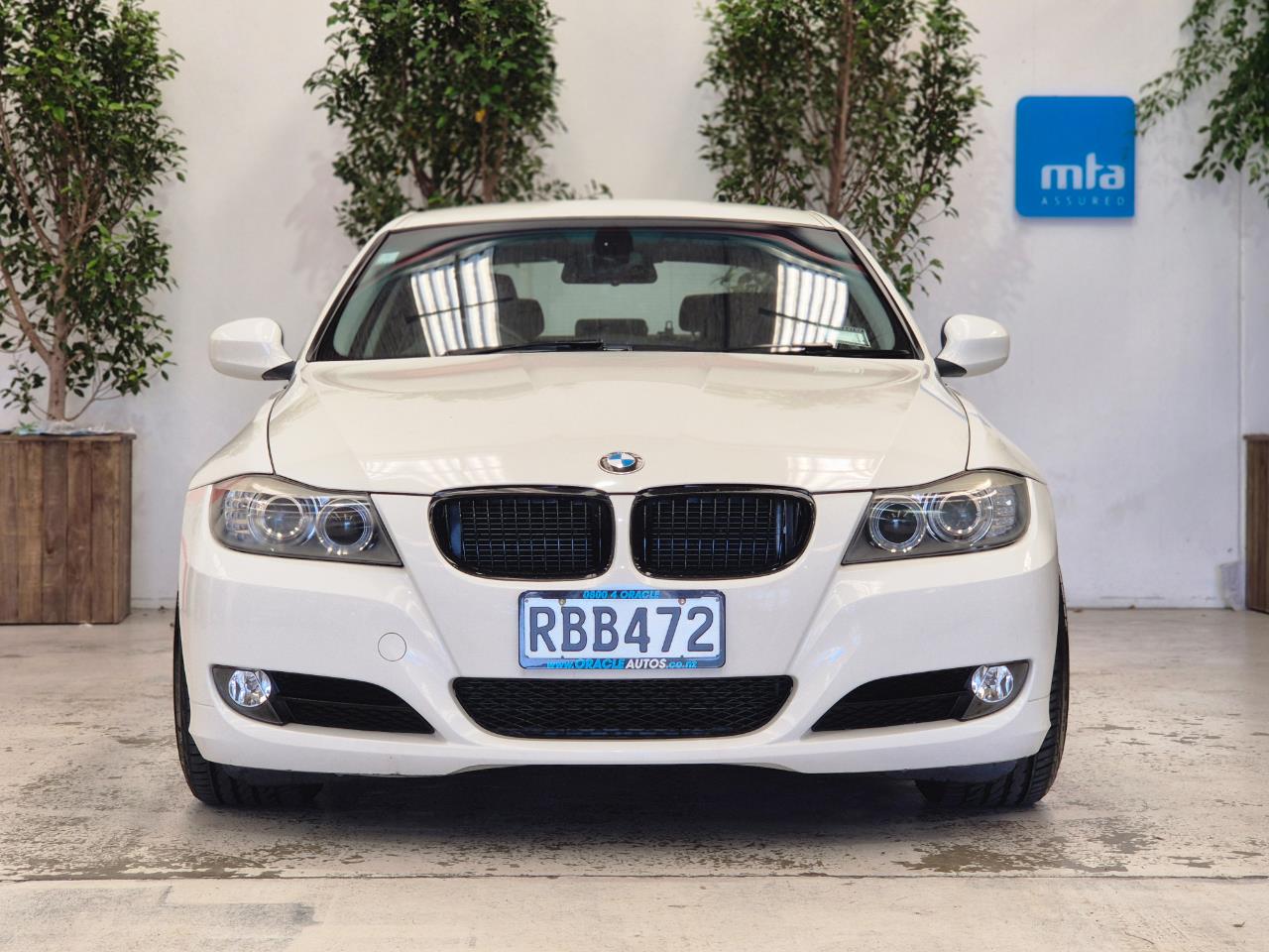 2011 BMW 320I thumbnail