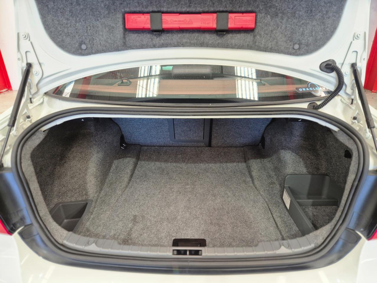 2011 BMW 320I thumbnail