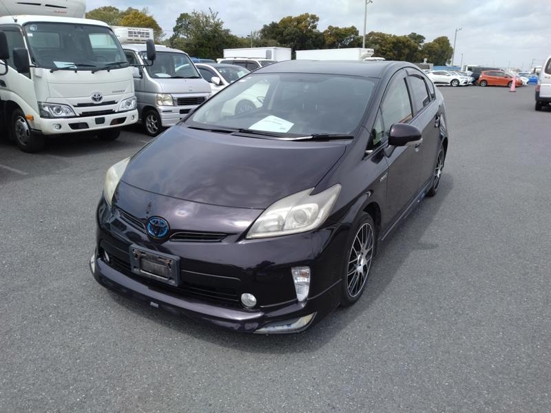 2013 Toyota Prius thumbnail