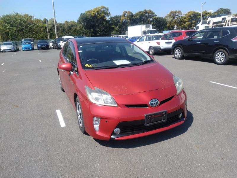 2013 Toyota Prius thumbnail