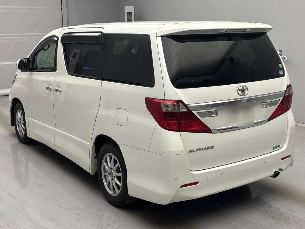 2013 Toyota Alphard thumbnail