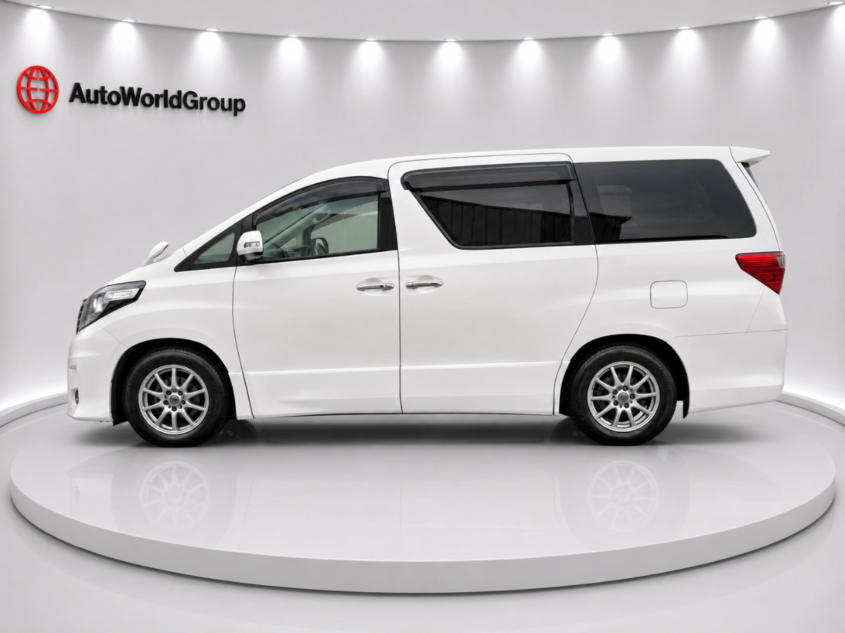 2013 Toyota Alphard thumbnail