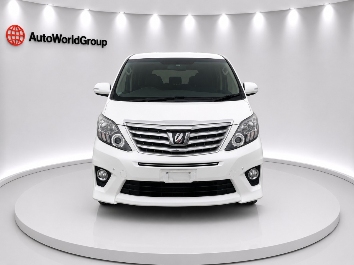 2013 Toyota Alphard thumbnail