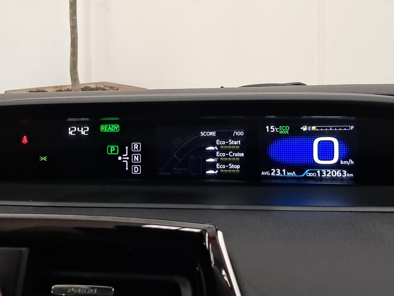 2016 Toyota Prius thumbnail