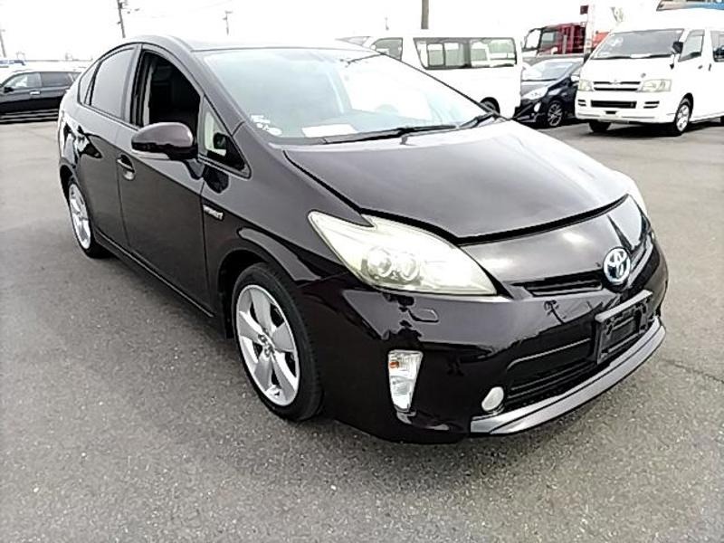 2013 Toyota Prius thumbnail