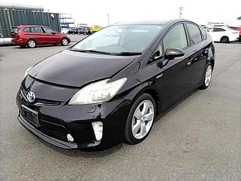 2013 Toyota Prius thumbnail
