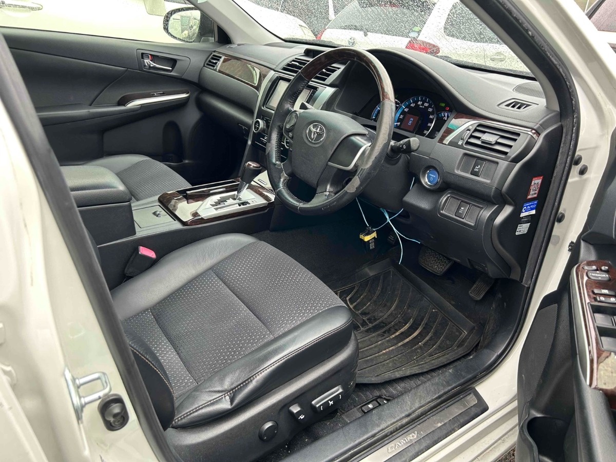 2013 Toyota Camry thumbnail