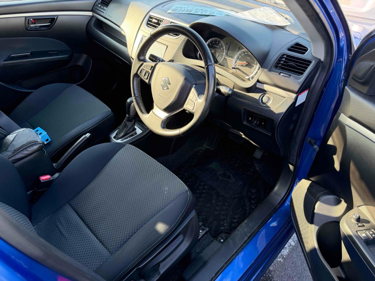 2013 Suzuki Swift thumbnail