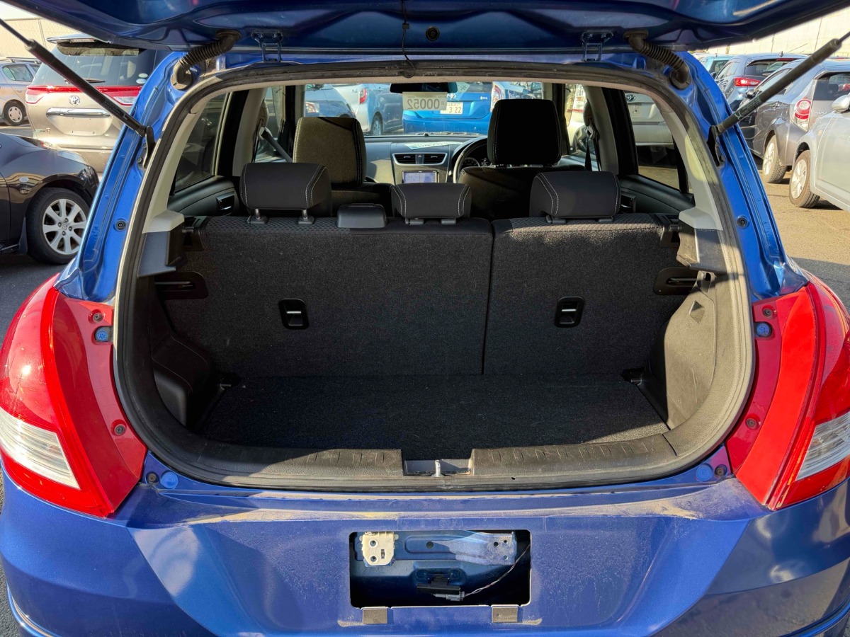 2013 Suzuki Swift thumbnail