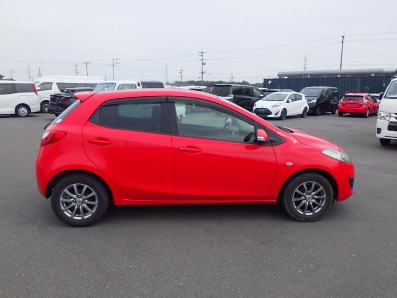 2012 Mazda Demio thumbnail