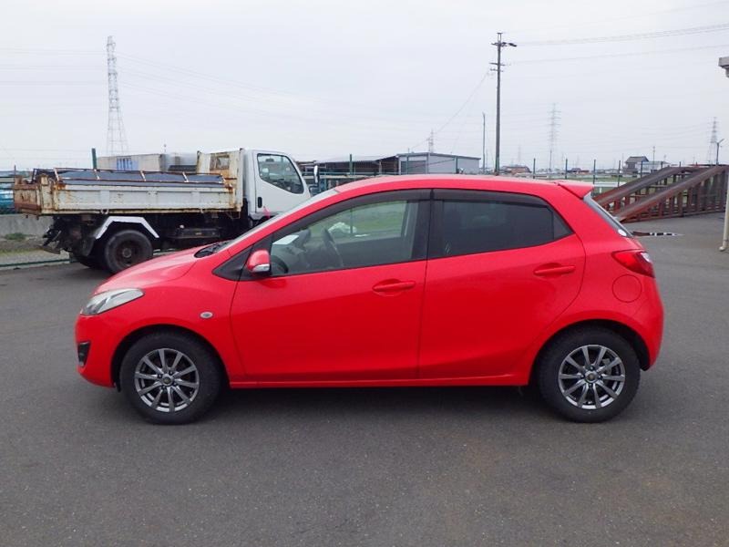 2012 Mazda Demio thumbnail