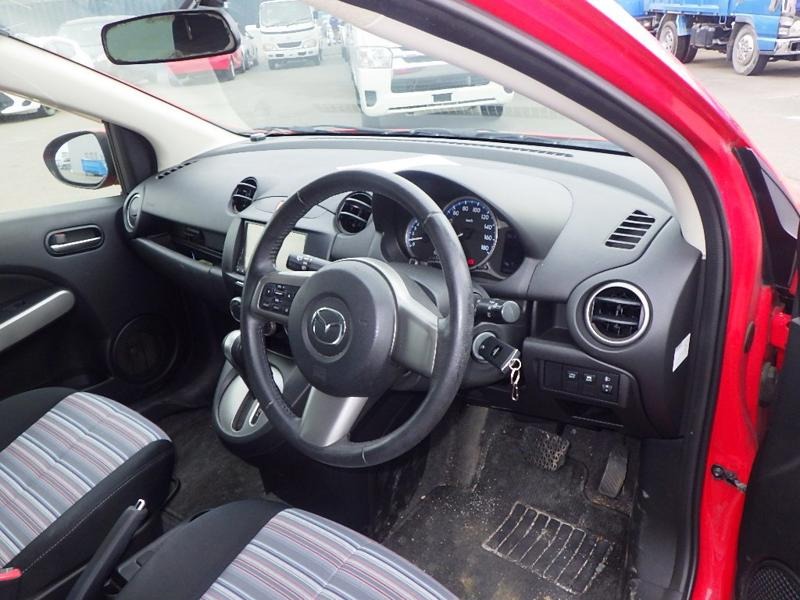 2012 Mazda Demio thumbnail