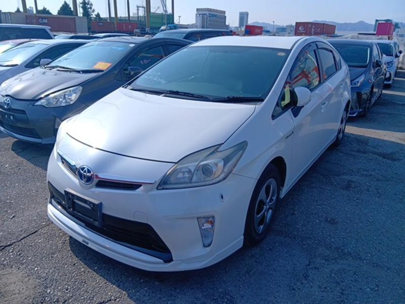 2013 Toyota Prius thumbnail