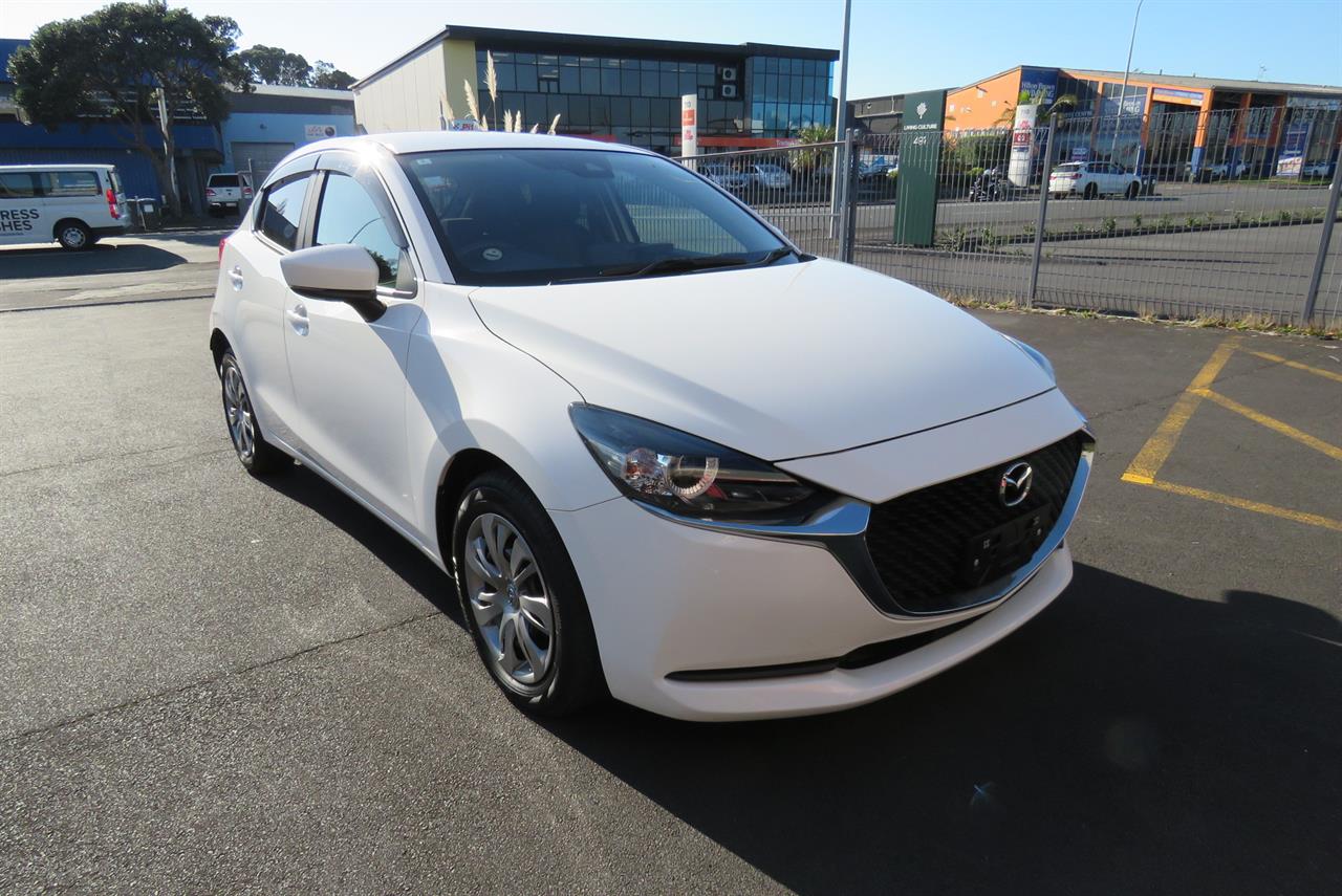 2020 Mazda 2 thumbnail