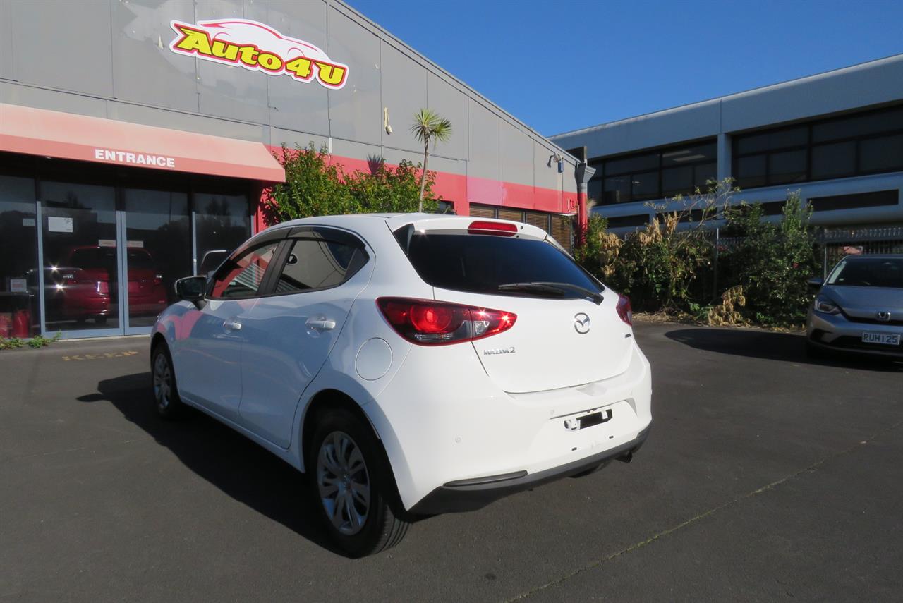 2020 Mazda 2 thumbnail