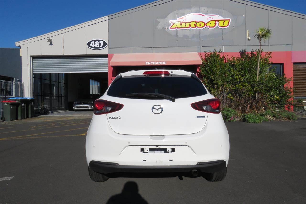 2020 Mazda 2 thumbnail