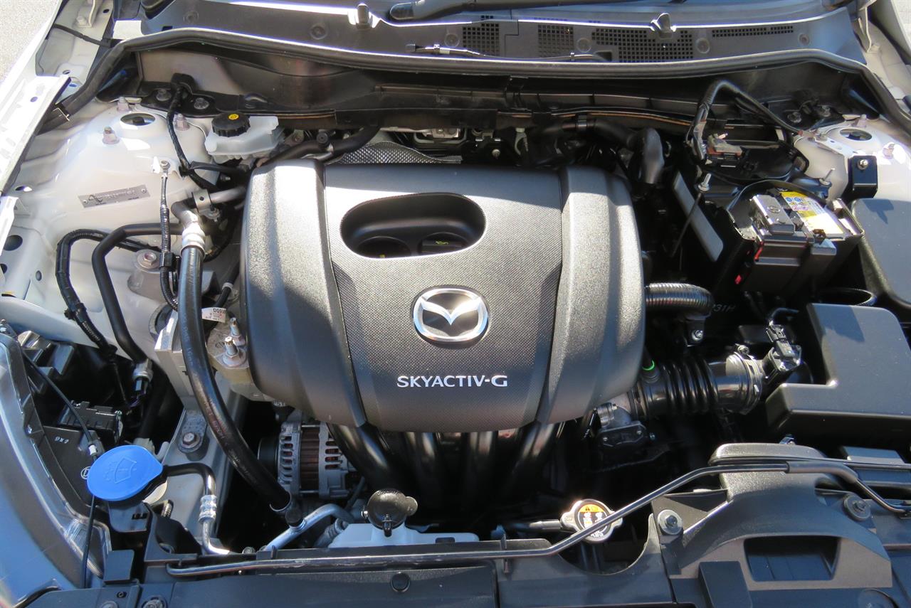 2020 Mazda 2 thumbnail