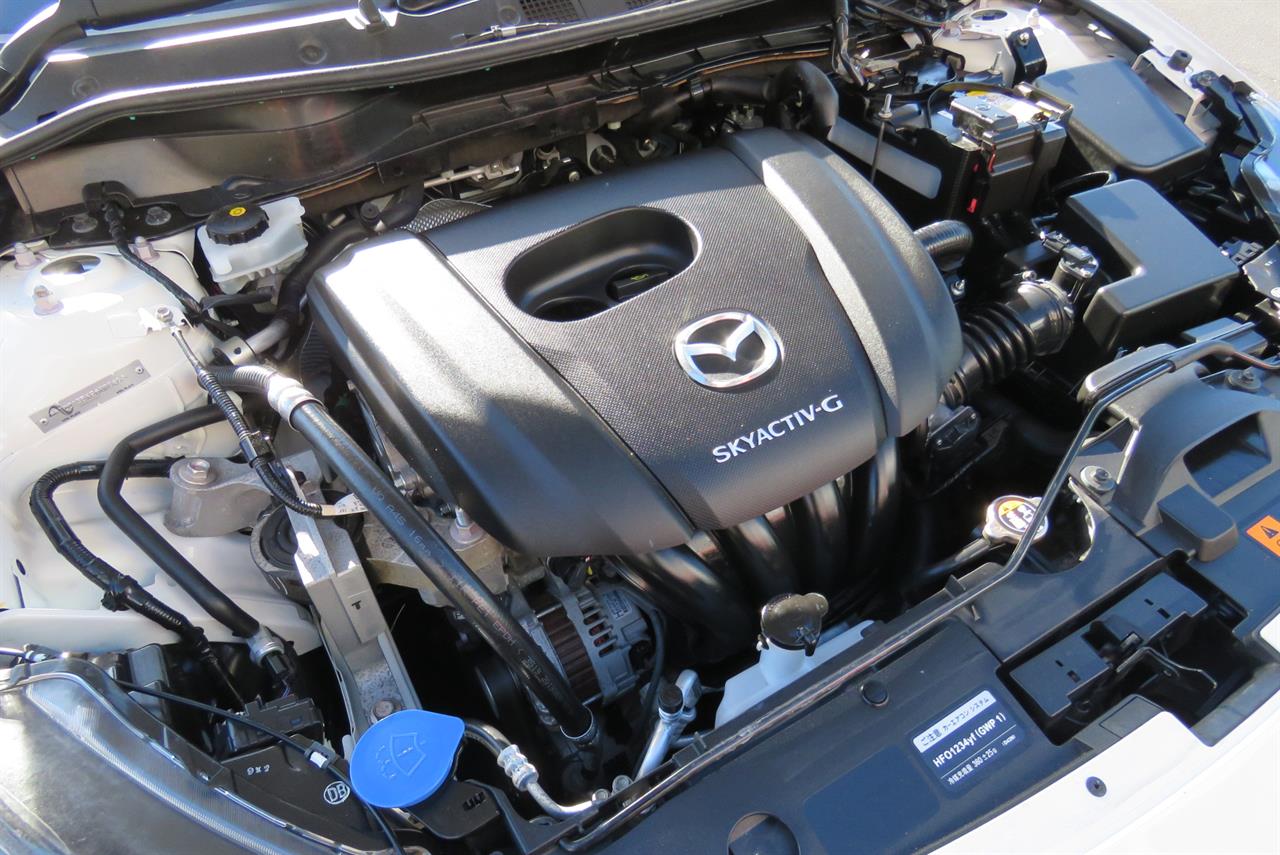 2020 Mazda 2 thumbnail