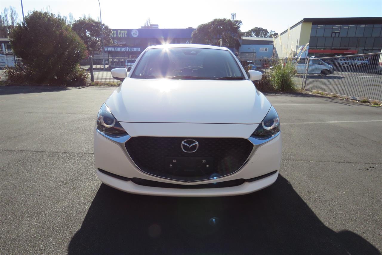 2020 Mazda 2 thumbnail