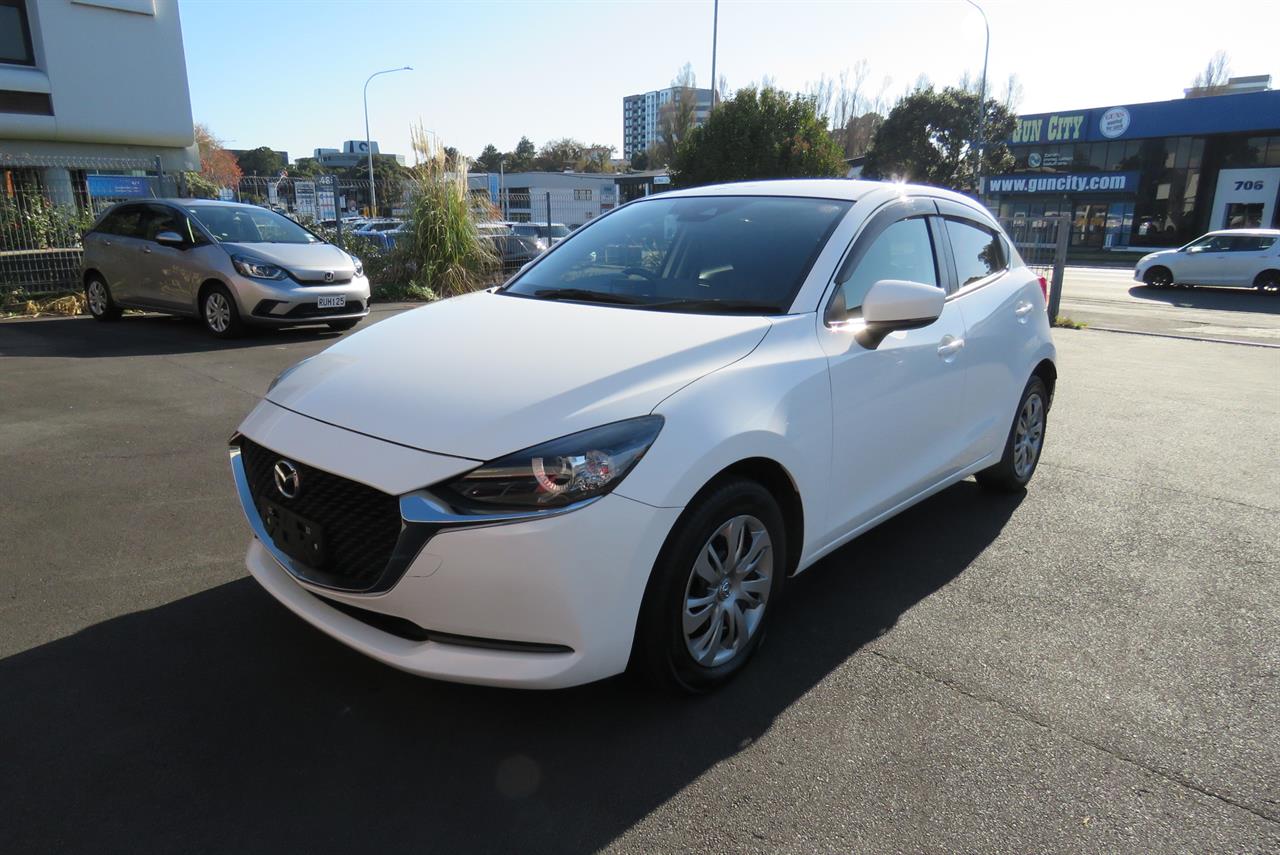 2020 Mazda 2 thumbnail