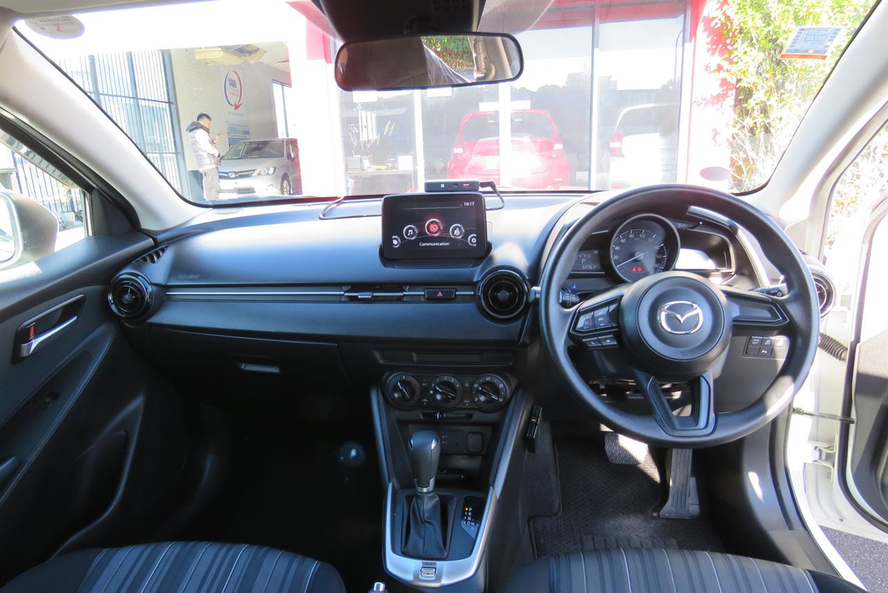 2020 Mazda 2 thumbnail
