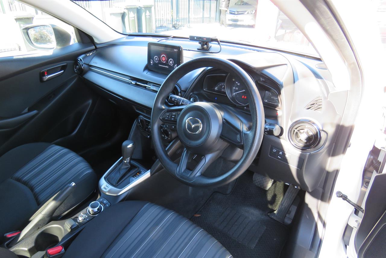 2020 Mazda 2 thumbnail