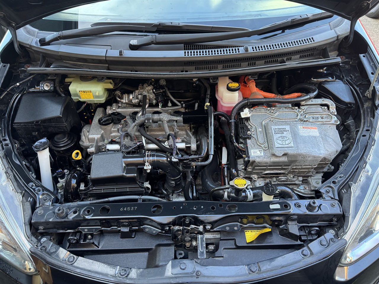 2015 Toyota Aqua thumbnail