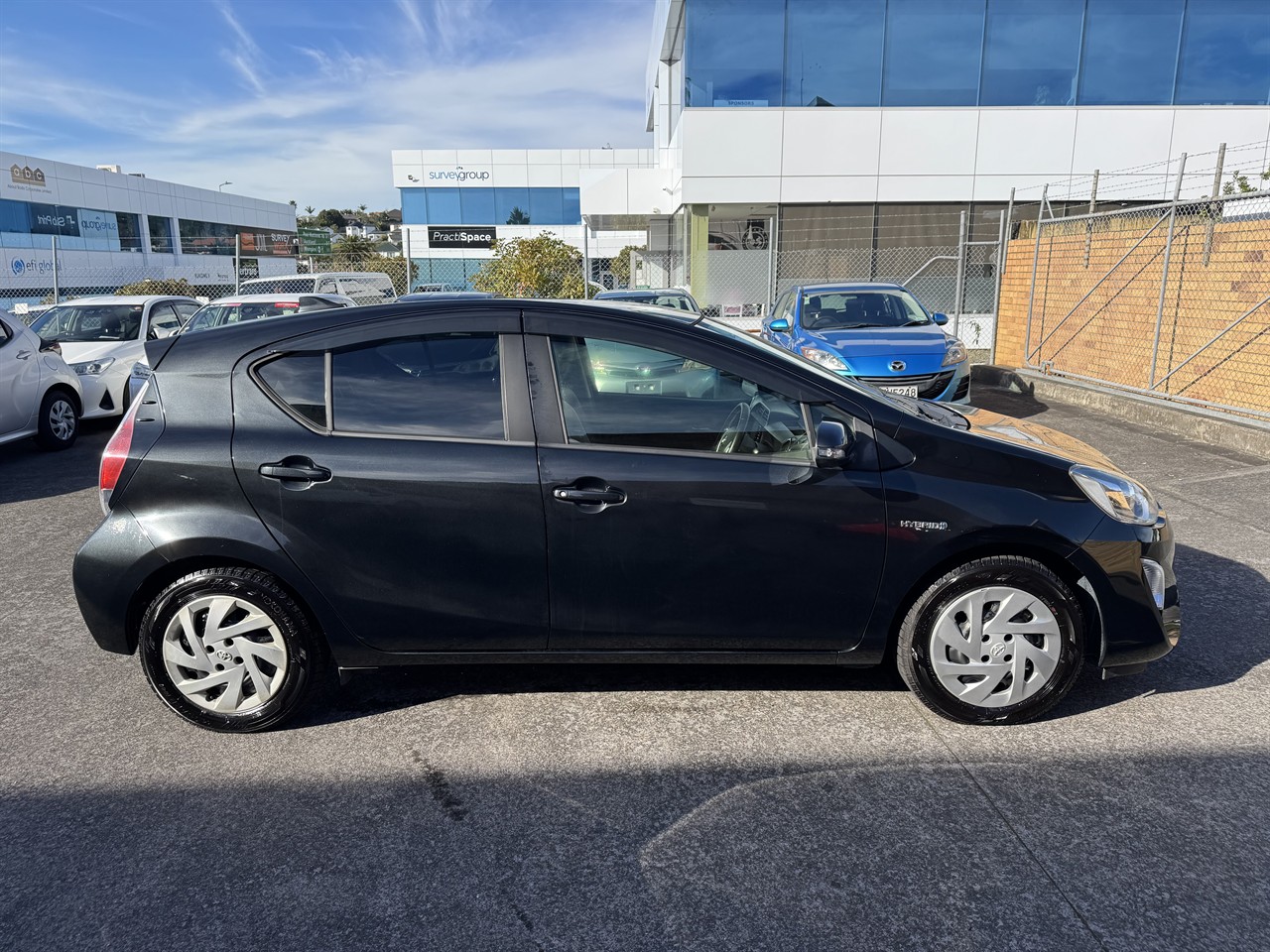 2015 Toyota Aqua thumbnail