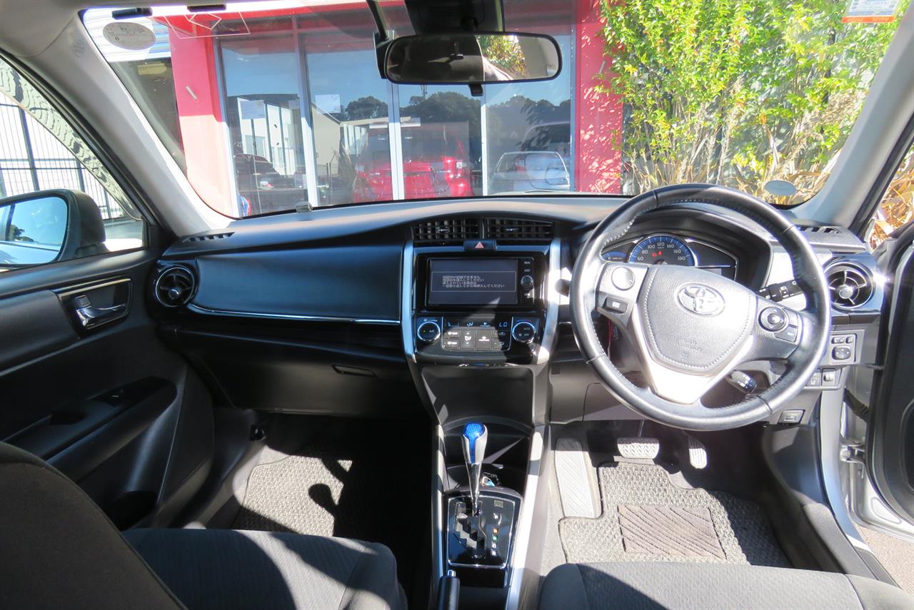 2017 Toyota Corolla thumbnail