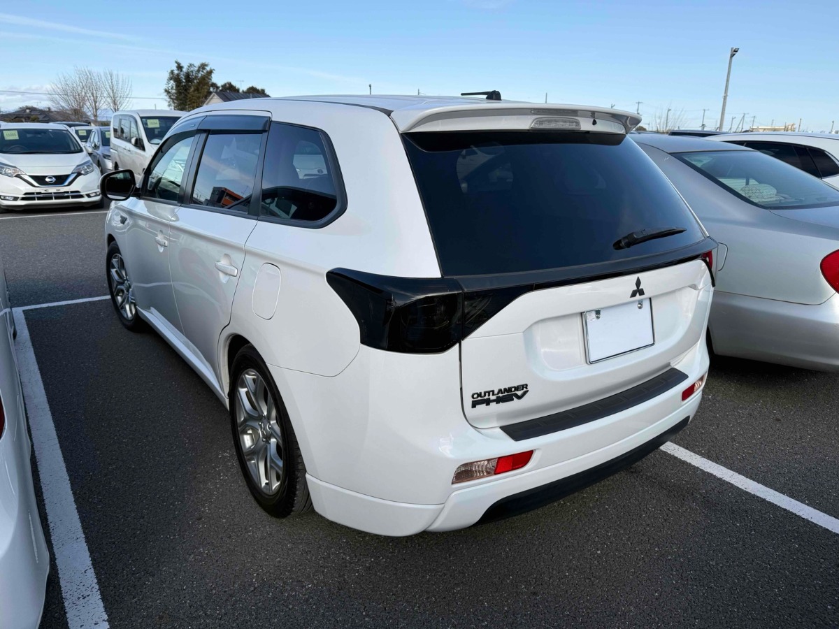 2014 Mitsubishi Outlander thumbnail