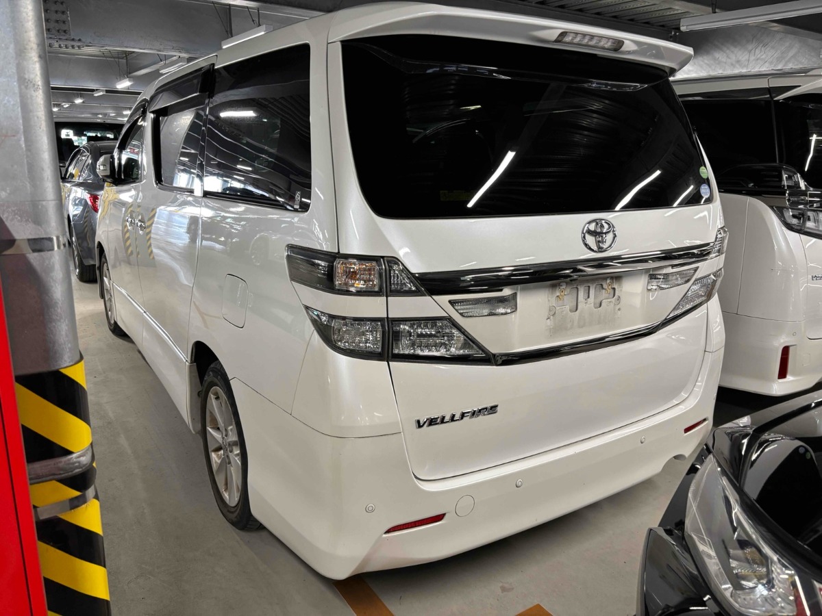 2012 Toyota Vellfire thumbnail