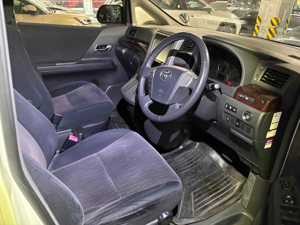 2012 Toyota Vellfire thumbnail