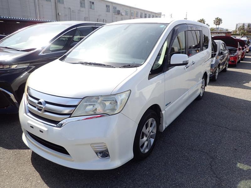 2013 Nissan Serena thumbnail