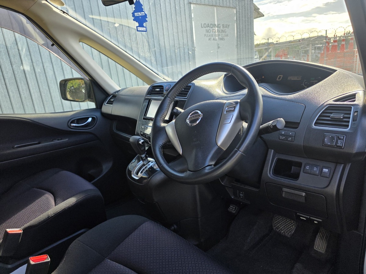 2013 Nissan Serena thumbnail