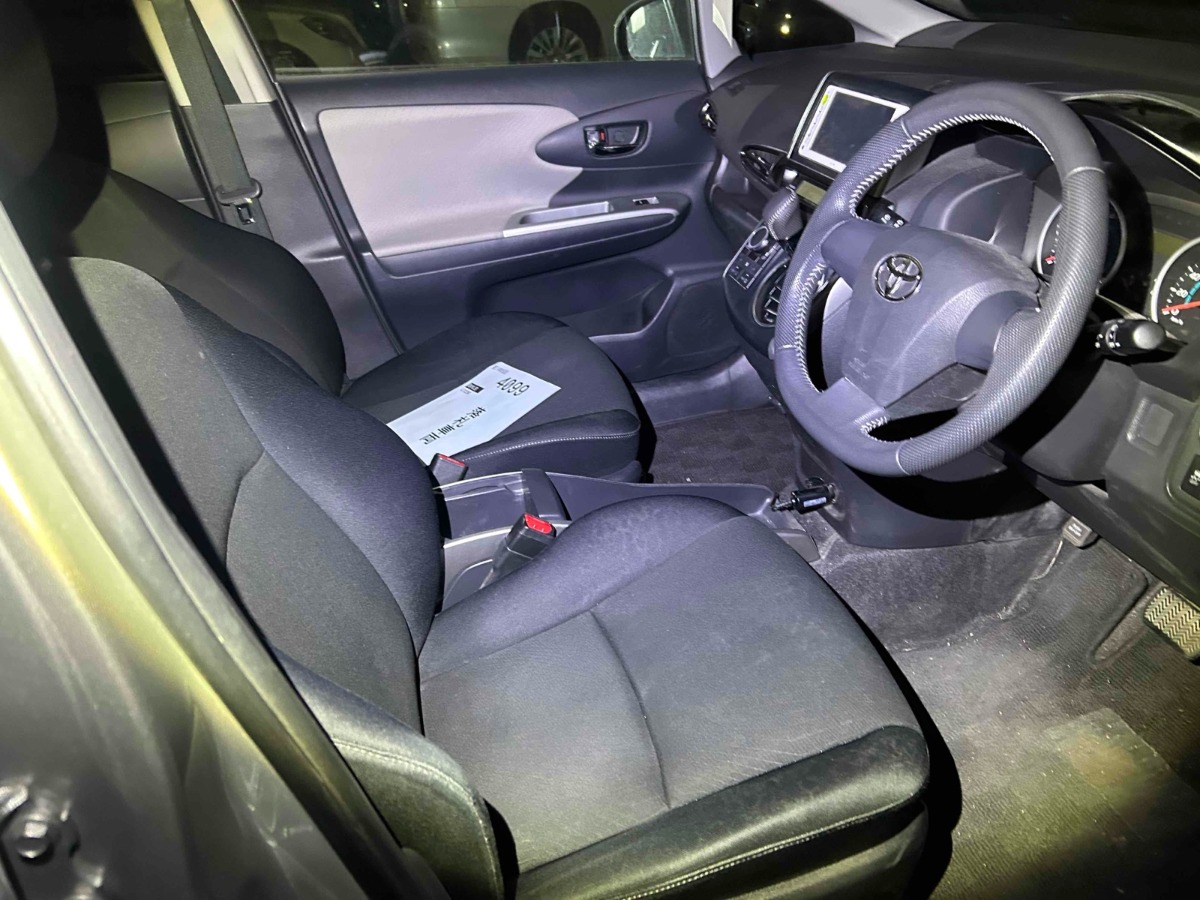 2012 Toyota Wish thumbnail