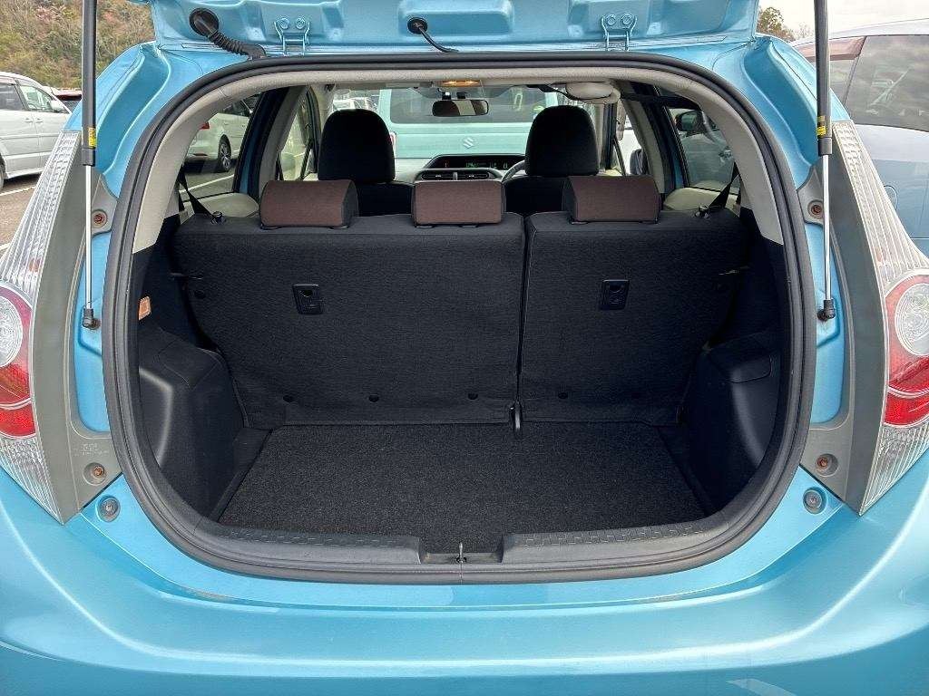 2013 Toyota Aqua thumbnail