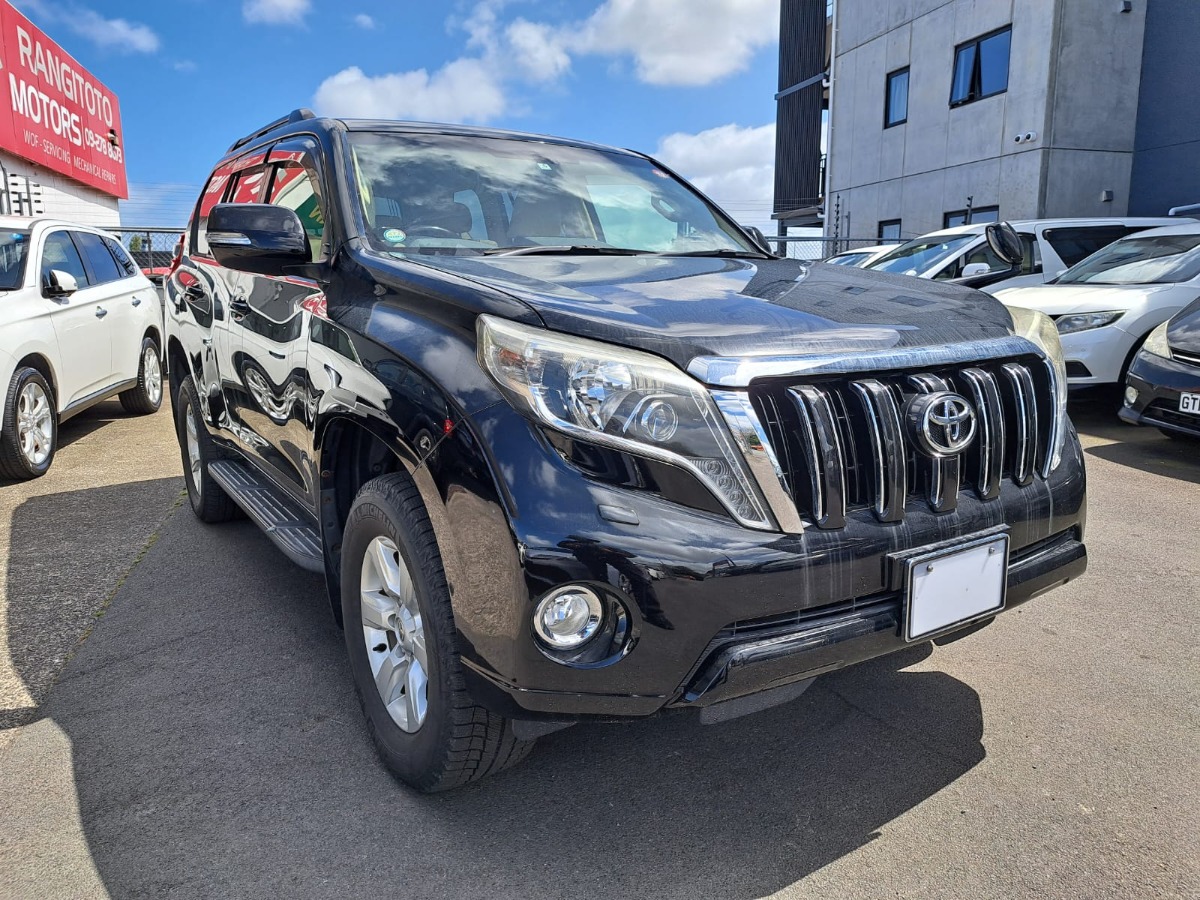 2015 Toyota Land thumbnail