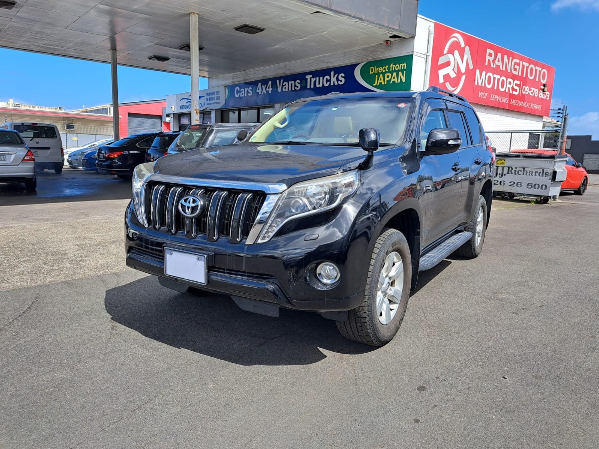 2015 Toyota Land thumbnail