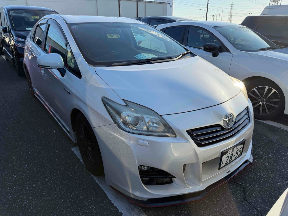 2014 Toyota Prius thumbnail