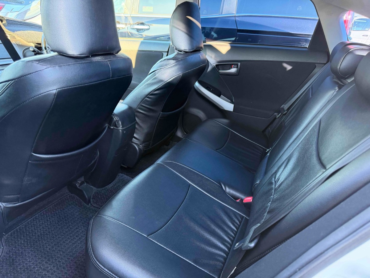2014 Toyota Prius thumbnail
