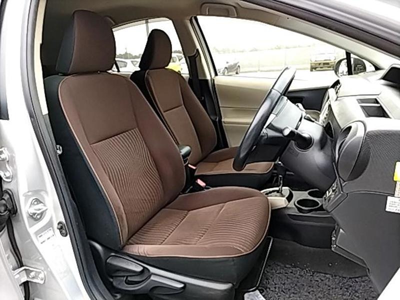 2013 Toyota Aqua thumbnail