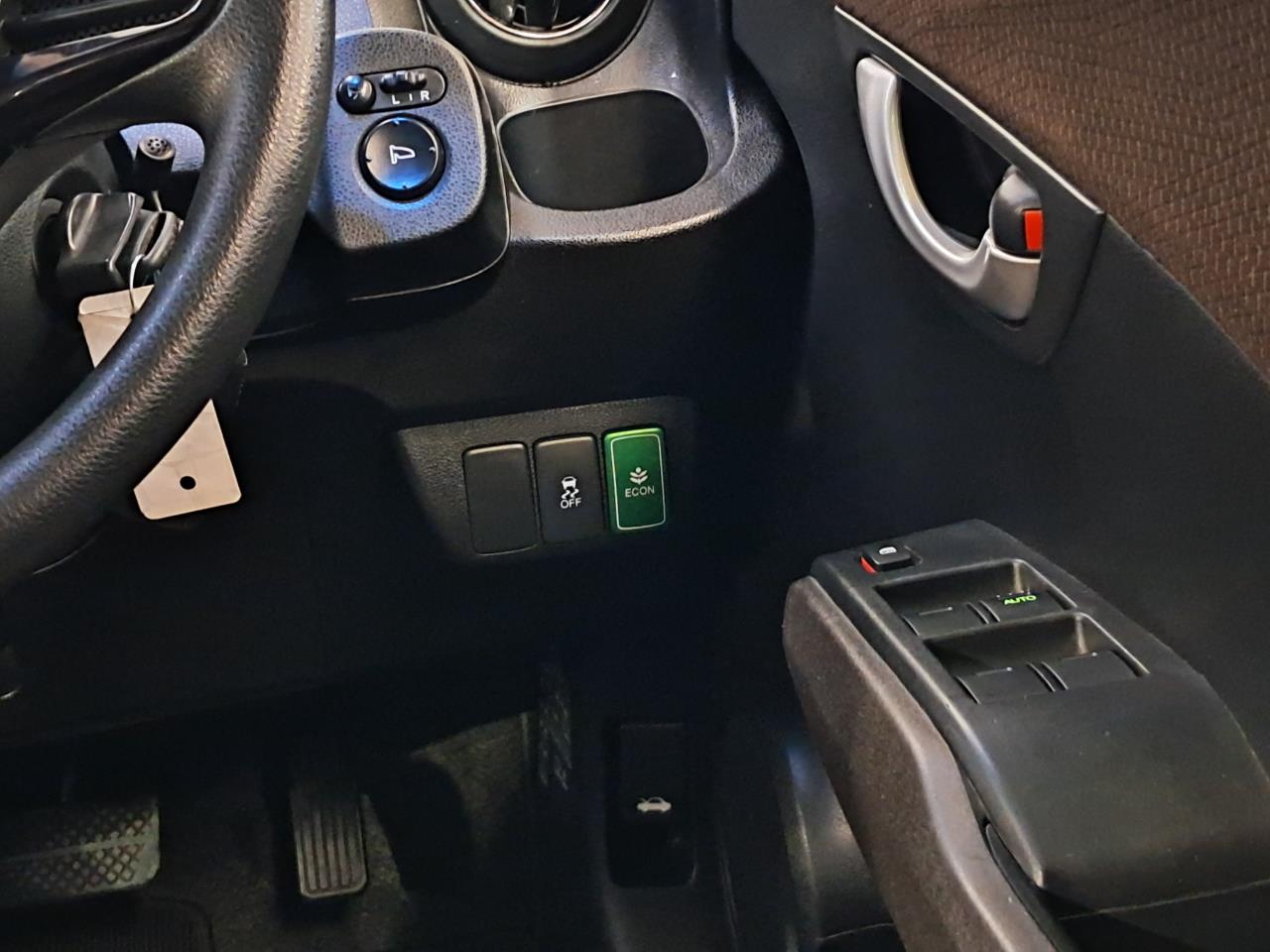 2012 Honda Fit thumbnail