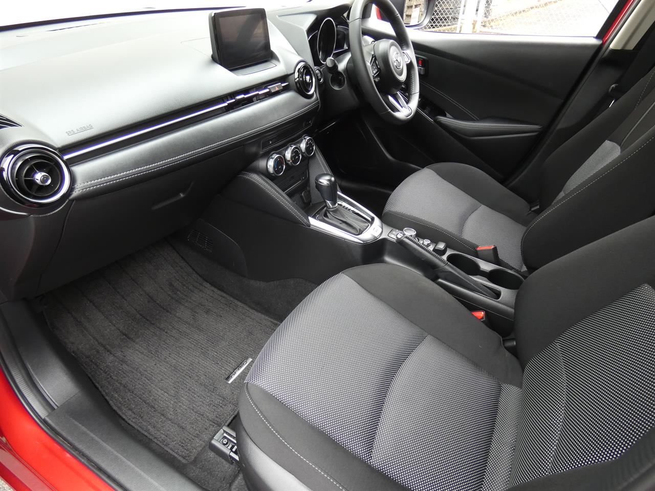 2017 Mazda DEMIO thumbnail
