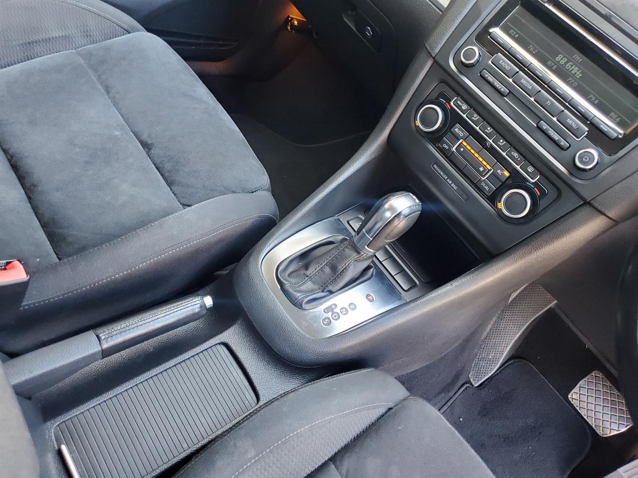 2012 Volkswagen Golf thumbnail