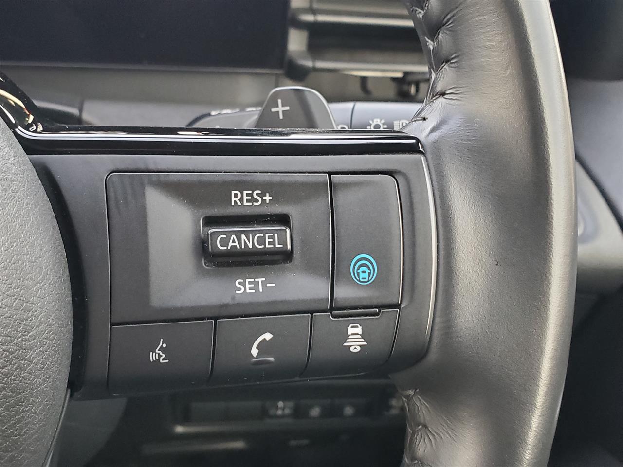 2023 Nissan Serena thumbnail
