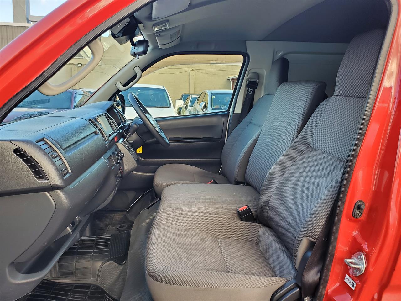 2020 Toyota Hiace thumbnail
