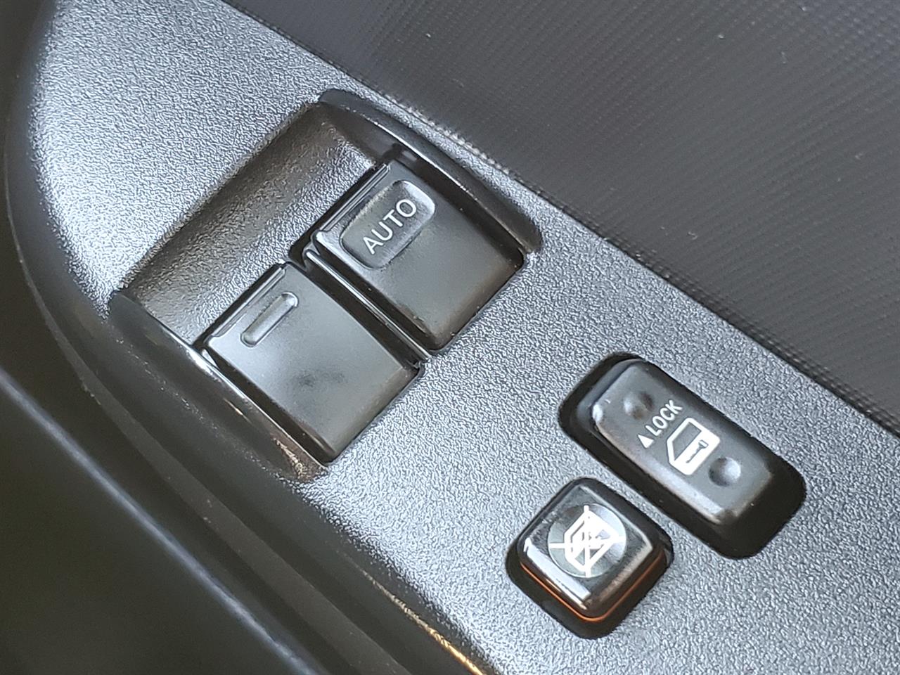 2020 Toyota Hiace thumbnail