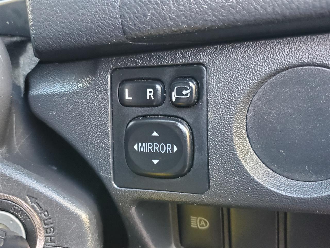 2020 Toyota Hiace thumbnail