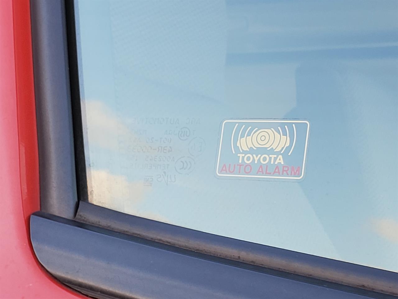 2020 Toyota Hiace thumbnail