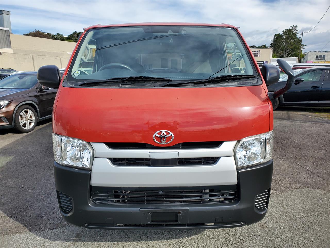 2020 Toyota Hiace thumbnail